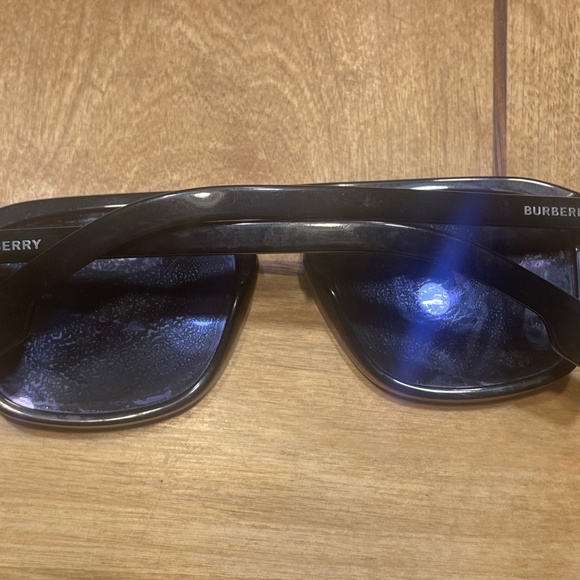 Burberry Embossed Check Square Sunglasses Polarized Made in Italy - Picture 13 of 16